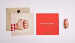 'Sởn da gà' với USB quái dị hình ngón tay cái cắt cụt