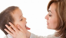 Bé 3 tuổi tử vong vì uống nước để chữa nghẹn bánh mì