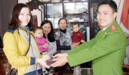 Hà Tĩnh: Thiếu úy Công an nhặt được của rơi, trả người đánh mất