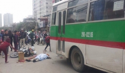 Lên Hà Nội thăm con, bố bị xe chèn qua đầu tử vong