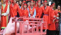 Lễ hội chém lợn, đâm trâu: Truyền thống 'lệch nhịp' với xã hội văn minh?