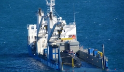 Hình ảnh hạ thủy tàu ngầm Hải Phòng tại vịnh Cam Ranh