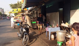 Một phụ nữ bị đâm tử vong trước cửa nhà