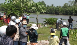 Phát hiện thi thể ba mẹ con dưới sông Vàm Cỏ Tây