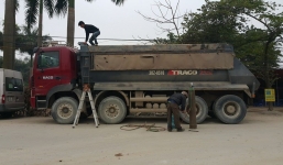 Hà Nội: Thanh tra giao thông cắt hàng loạt thùng xe vận tải