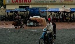 Bao nhiêu tỉ đồng đã 'trôi' sang sòng bài bên kia biên giới?