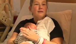 Một phụ nữ lên cơn đau đẻ mới biết mình có thai