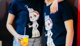 Siêu mẫu Thanh Hằng đưa em trai bảnh bao đi sự kiện