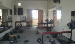 Tập thể hình bị quả tạ 56kg chắn ngang cổ tử vong