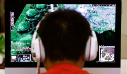 Một thanh niên Trung Quốc tự chặt tay để 'cai nghiện' internet