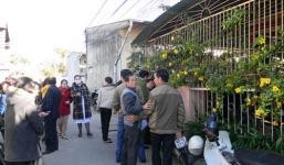 Phát hiện thanh niên tử vong trong tư thế treo cổ bên hông nhà