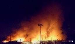 Kho chứa đồ nội thất gần 1000m2 cháy đỏ trời giữa đêm