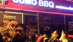 Đổ rượu ra bàn nhậu, hỏa hoạn thiêu rụi tầng 2 nhà hàng