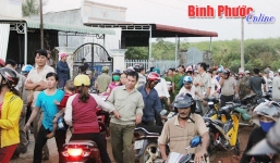 Người phụ nữ bị đốt cháy ven đường: Bắt khẩn cấp nghi can