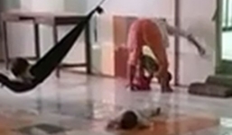 Video: Bảo mẫu đánh dã man trẻ mồ côi