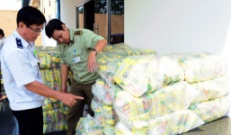 Phát hiện hàng giả, gần 6000 công nhân trả lại quà Tết