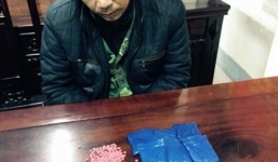 Cặp vợ chồng vận chuyển 1200 viên hồng phiến bị bắt giữ