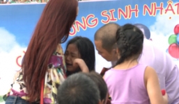 Minh Khang - 'ông bố vụng về nhất' rơi nước mắt vì được... gặp vợ