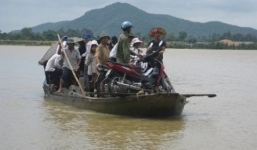 Những chuyến đò nhọc nhằn đi gieo chữ trên ốc đảo Hồng Lam