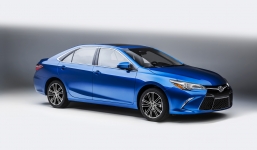 Toyota trình làng bộ đôi Camry và Altis mới