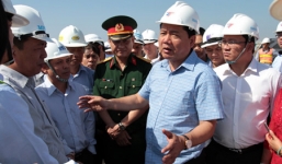 Bộ trưởng Thăng kiểm tra dự án luồng sông Hậu: 'Các anh toàn báo cáo láo'
