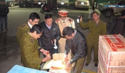 Phát hiện xe ô tô chở linh kiện điện tử “lậu”