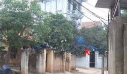 Cha và con gái quằn quại trong đám cháy