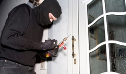 Điều tra vụ mất trộm hàng chục nhẫn kim cương trị giá 2,8 tỉ đồng