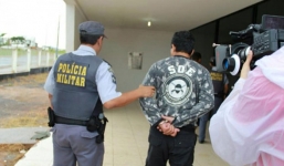 28 tù nhân ung dung trốn trại vì cai ngục trúng “mỹ nhân kế”