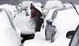Chùm ảnh đông bắc Mỹ bị “chôn vùi” trong bão tuyết