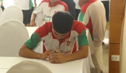 Fan nữ 'dọa' đến tận nhà Công Phượng vì bị từ chối kết bạn trên Facebook