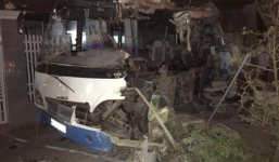 Tai nạn 10 người chết ở Bình Thuận: Vì sao xe đi lấn đường?