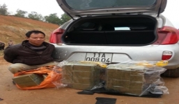 Màn rượt đuổi kẻ buôn 156 bánh heroin thót tim người đi đường