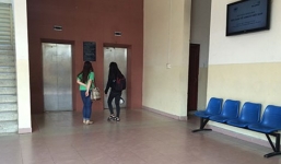 Nữ sinh bị tạt axít bỏng toàn thân ngay tại trường học