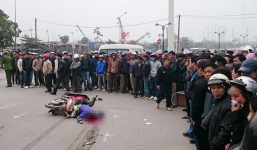 Bị cuốn vào gầm tử vong sau va chạm với xe tải