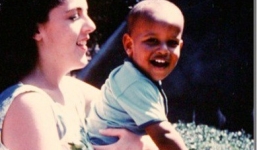 Tổng thống Obama chia sẻ đầy xúc động về mẹ