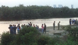 Thả cá chép tiễn ông Táo, phát hiện xác người trong đám lục bình