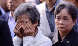 Lễ viếng ông Nguyễn Bá Thanh: Cụ già ôm mặt khóc nức nở