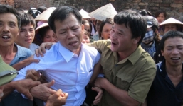 Ông Chấn có quyền làm đơn tạm ứng tiền bồi thường