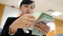 Thưởng Tết ngân hàng: Người trăm triệu, kẻ túi gạo, hộp nước ngọt