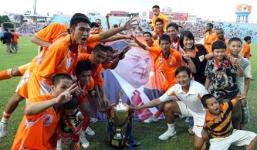 Quả bóng vàng Việt Nam 2012 khóc khi biết ông Nguyễn Bá Thanh mất