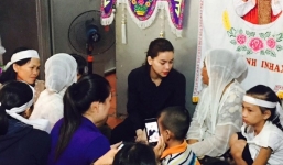 Bỏ The Remix, Hà Hồ về quê dự đám tang nạn nhân vụ đụng xe