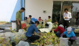 Gần 6000 công nhân nhận quà Tết độn hàng giả được đền bù 