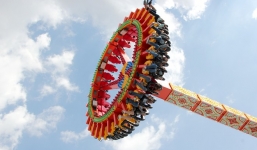 'Đĩa bay hành tinh lạ' khiến người dân TP HCM háo hức