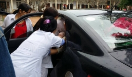 Tài xế chở phụ nữ đi đẻ miễn phí ngày Tết