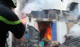 Cháy nhà đúng mùng 1 Tết do bất cẩn khi thắp nhang