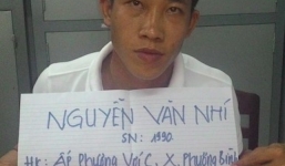 Giả danh cảnh sát chặn xe để ra oai