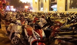 Dịch vụ trông giữ xe được dịp 'chặt chém' đầu xuân