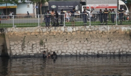  Nhảy xuống kênh trốn công an, một nam thanh niên bị chết đuối