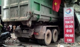 Hà Nội: Xe chở rác gây tai nạn liên hoàn, 6 người bị thương nặng